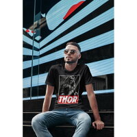 (マイティー・ソー) Thor オフィシャル商品 ユニセックス フォト Tシャツ 半袖 ロゴT トップス 【海外通販】